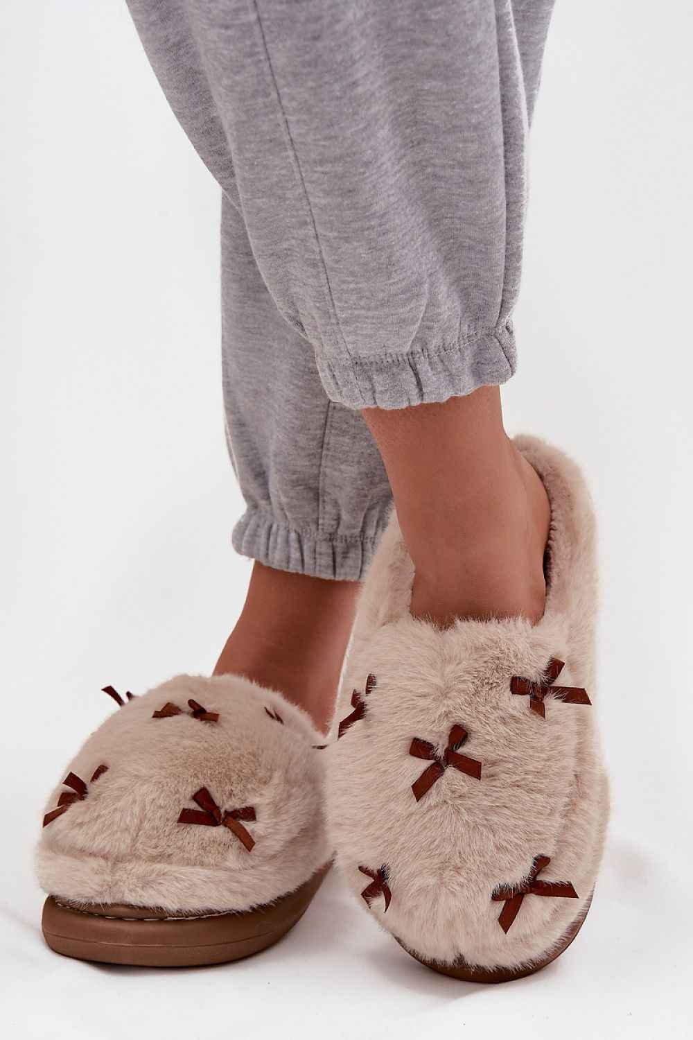 Slippers model 220727